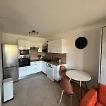 T2 Cosy En Bord De Avec Terrasse, Piscine Et Parking Αντίμπ