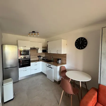 T2 Cosy En Bord De Avec Terrasse, Piscine Et Parking 앙티브