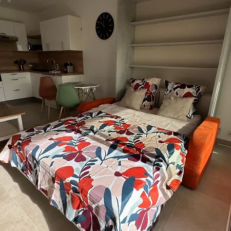 T2 Cosy En Bord De Avec Terrasse, Piscine Et Parking Antibes