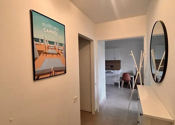 T2 Cosy En Bord De Avec Terrasse, Piscine Et Parking * Antibes