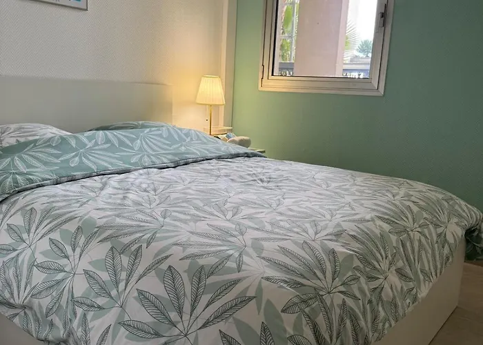 T2 Cosy En Bord De Avec Terrasse, Piscine Et Parking