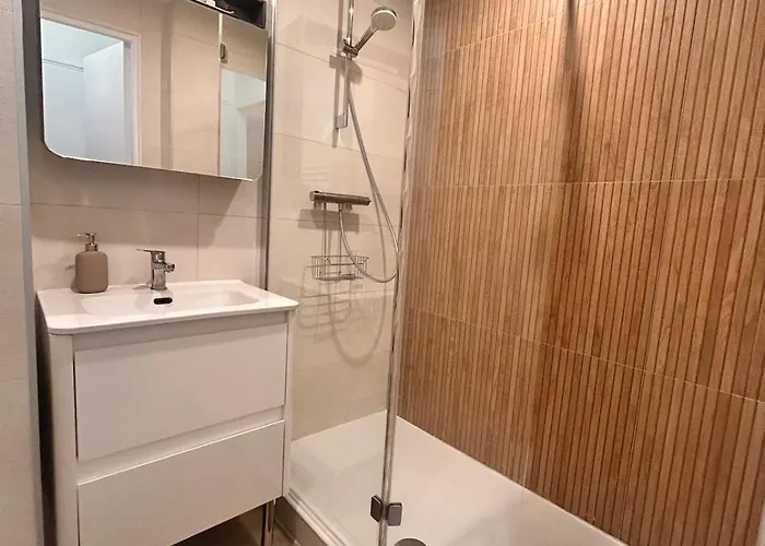 T2 Cosy En Bord De Avec Terrasse, Piscine Et Parking *