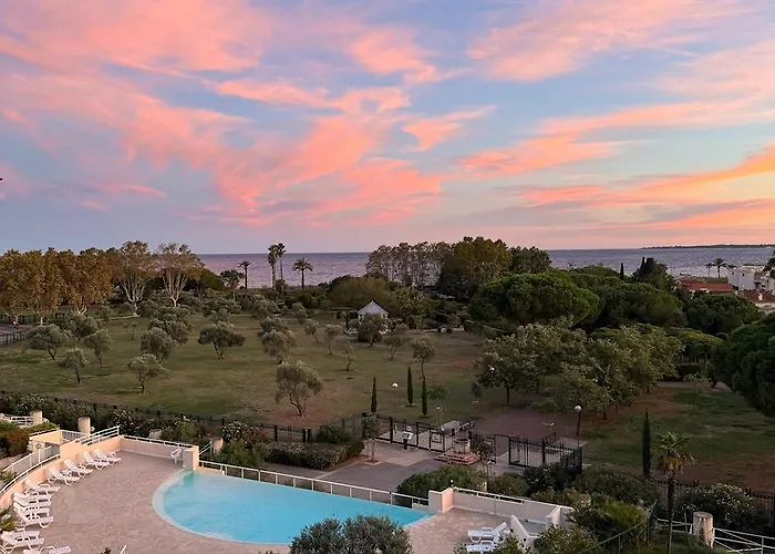 T2 Cosy En Bord De Avec Terrasse, Piscine Et Parking *