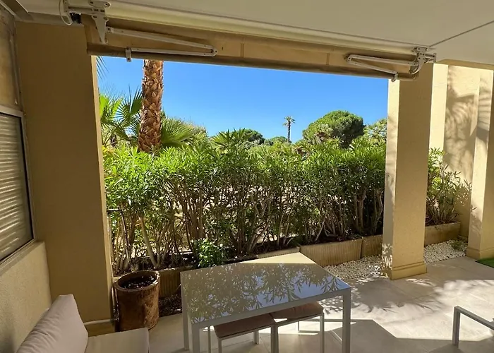 T2 Cosy En Bord De Avec Terrasse, Piscine Et Parking