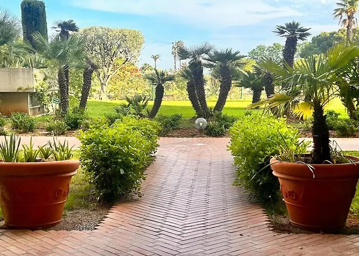 T2 Cosy En Bord De Avec Terrasse, Piscine Et Parking