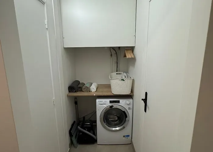 Apartment T2 Cosy En Bord De Avec Terrasse, Piscine Et Parking Antibes