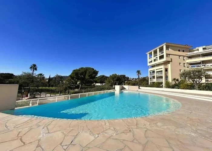 T2 Cosy En Bord De Avec Terrasse, Piscine Et Parking