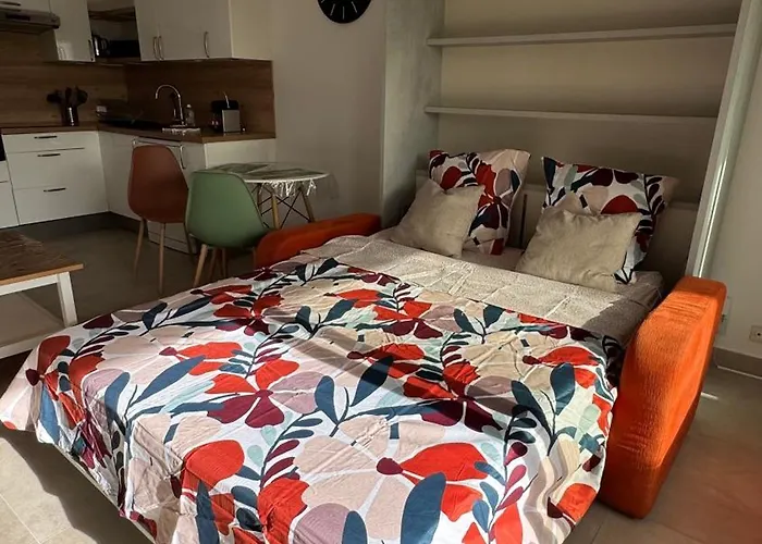 T2 Cosy En Bord De Avec Terrasse, Piscine Et Parking Antibes